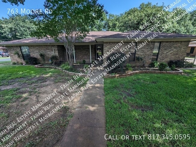 Photo - 763 Moore Rd