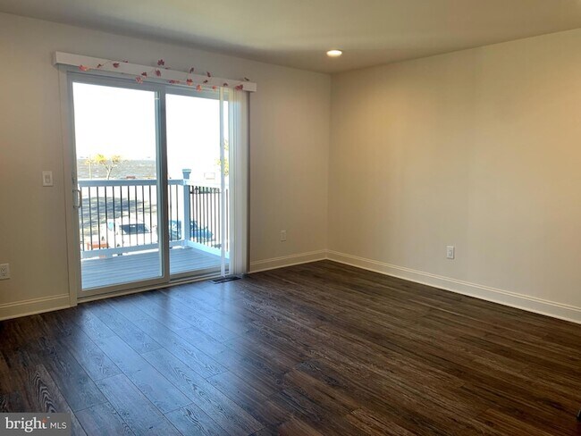 Photo - 46 W Pittsfield St