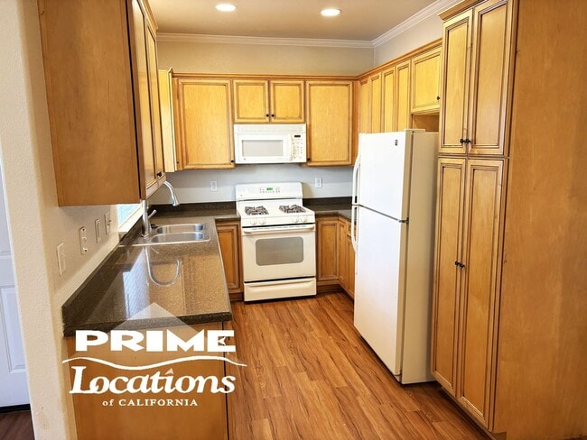 Photo - Best value 3 bedroom townhome condo with attached garage