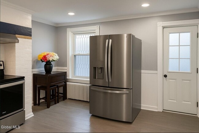 Photo - 39 S Lake Ave Unit 1