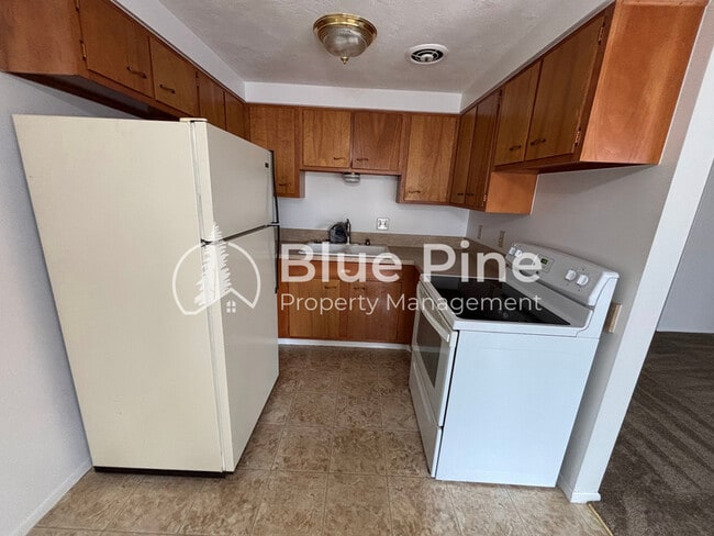 Photo - 542 Gladstone St Unit 3