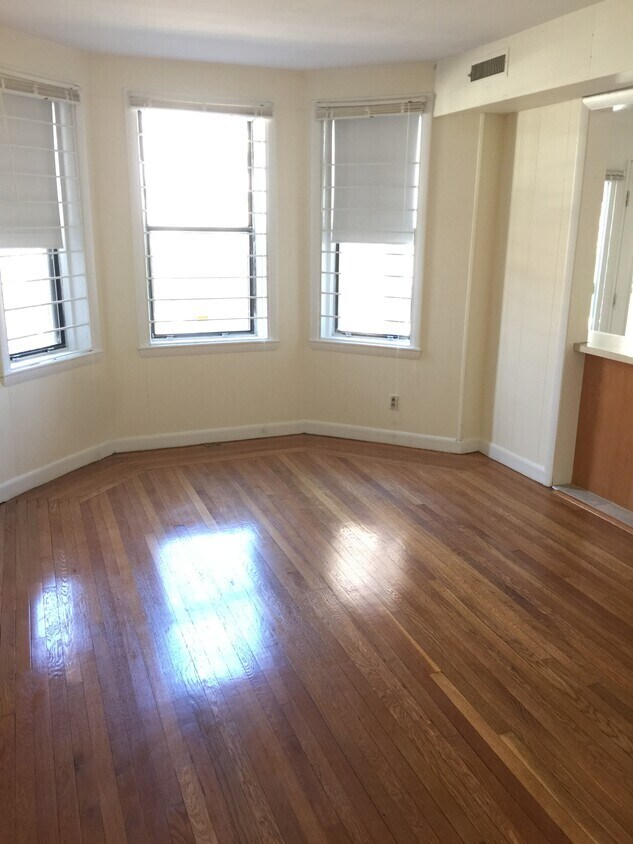 Photo - 1177 Commonwealth Ave