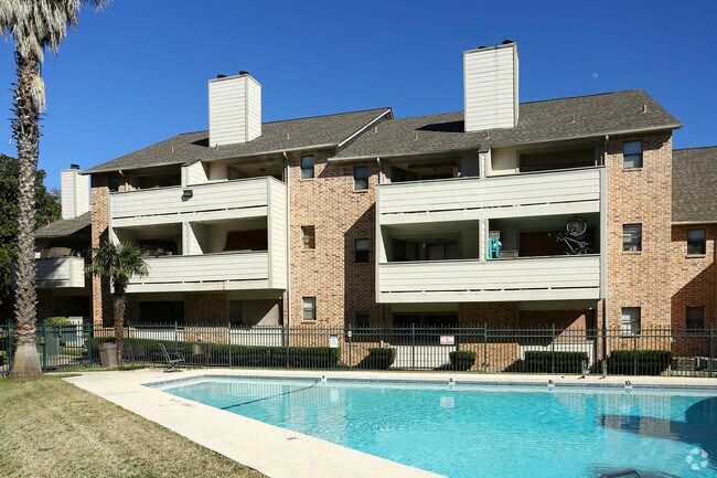 Photo - Woodland I I Condos