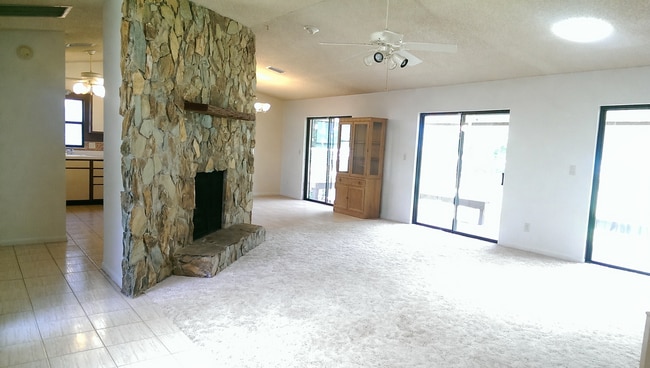 Photo - 3-bedroom, 2-bath lake house with a 2-car garage on 1/2 acre directly on Little Lake Weir.