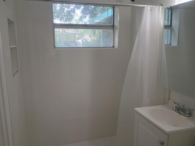 Photo - 2465 NE 14th Ave