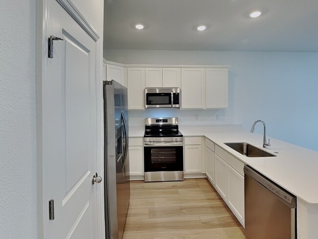 Photo - 586 Holly Lks Dr