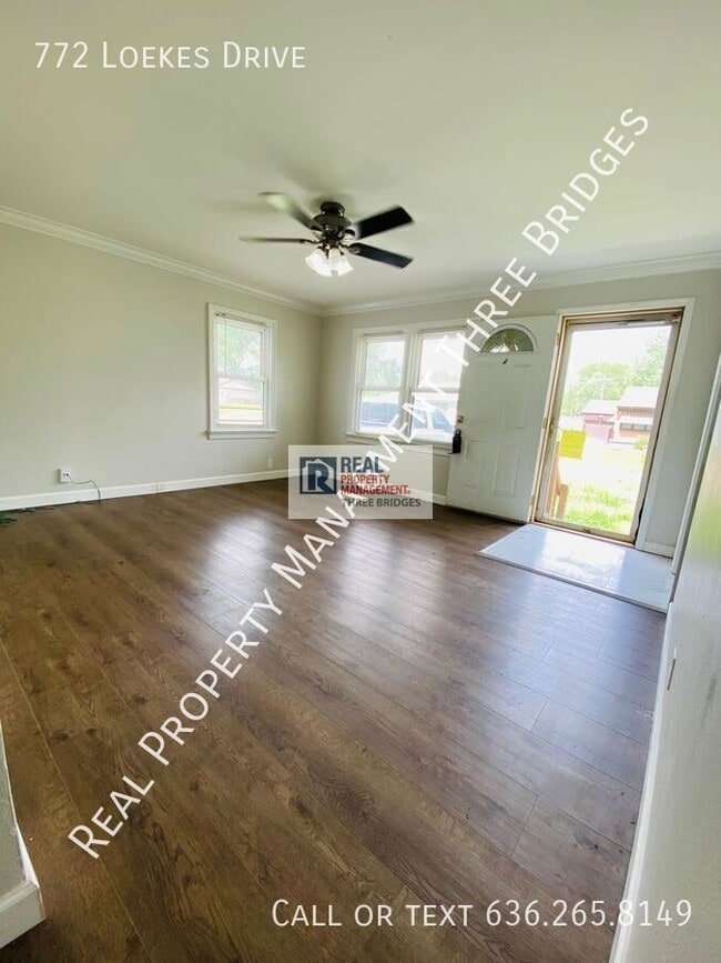 Building Photo - 772 Loekes Dr Rental