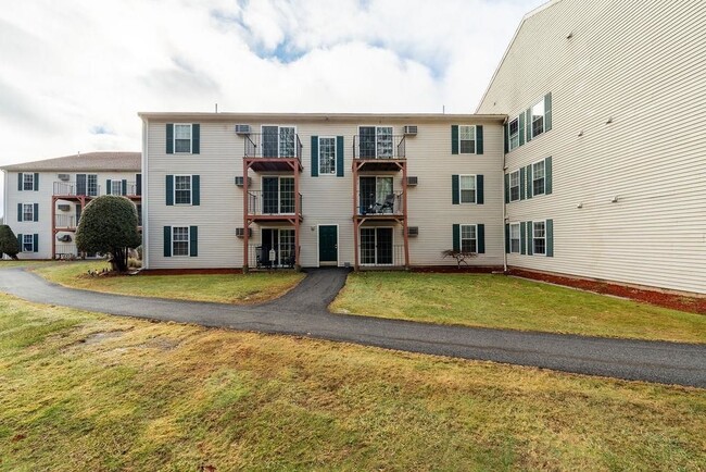 Building Photo - 1703 White Cedar Blvd