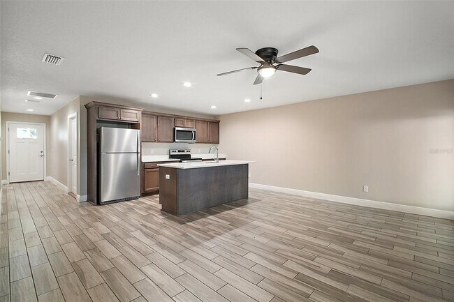 Photo - 444 Fahnstock St