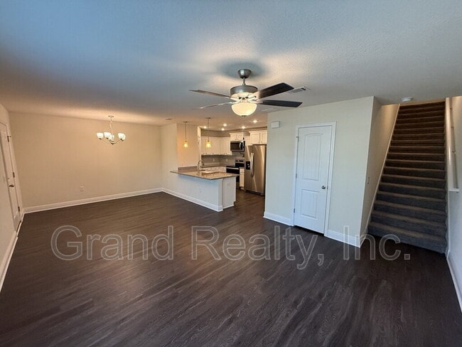 Photo - 4423 Village Oak Ln