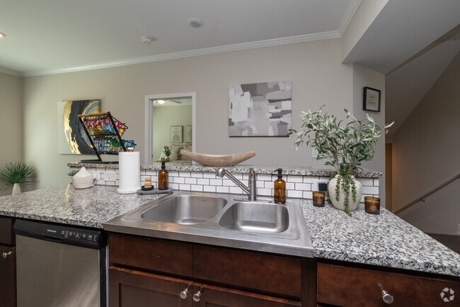 4BR, 4.5BA - 3,000SF - Kitchen