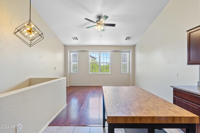 Photo - 2256 E Huntington Dr