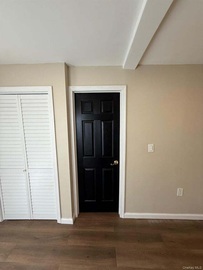 Photo - 221-29 106th Ave