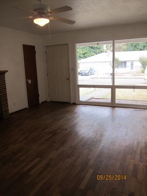 Photo - Spacious - lovely home in great location!