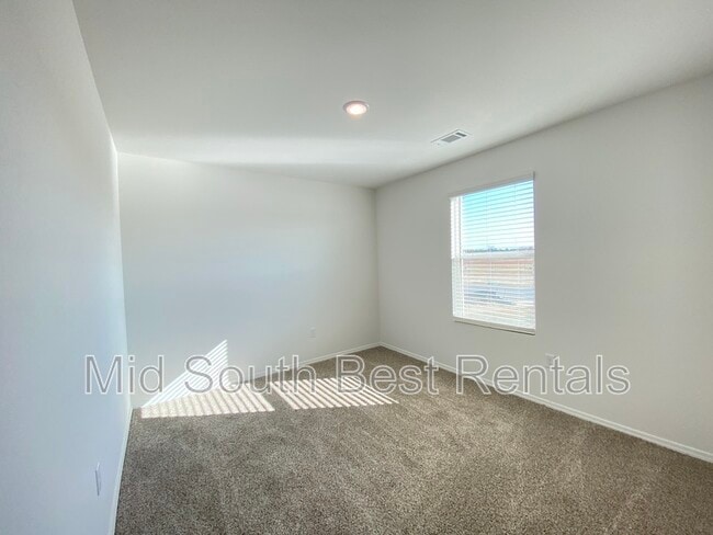 Photo - 36 Kelton Ln