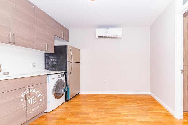 Photo - 241 Rockaway Ave Unit 2r