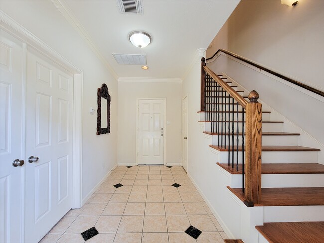 Photo - 604 Reinerman St