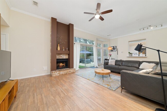 Photo - 36 N Rain Forest Ct