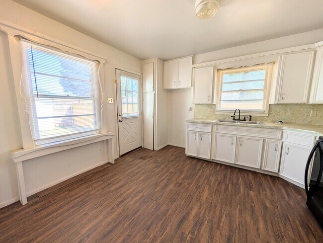 Photo - 9001 Indiana Ave