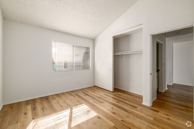 1BR, 1BA - 850-900SF - Bedroom
