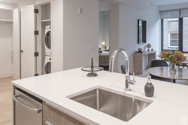 1BR,1BA -667SF - Kitchen/Living - 15 Bond