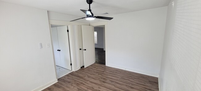 Photo - 4208 Delhi St