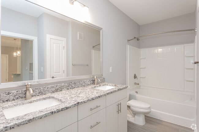 1BR, 1BA - 921SF Shore - Bathroom