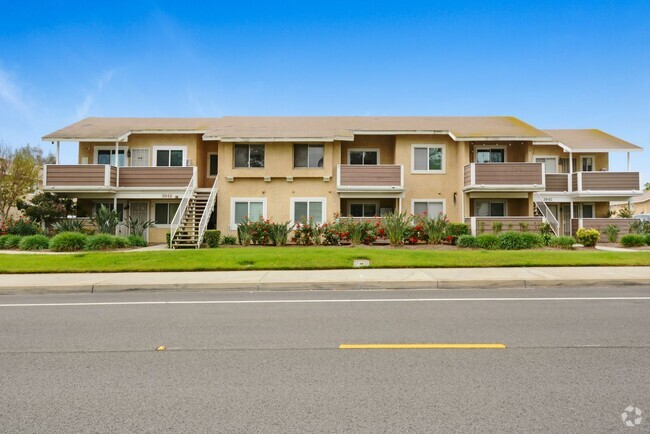 Building Photo - Available now! The Perfect Start Quaint & ... Rental