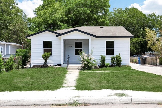 Building Photo - 775 Yucca St