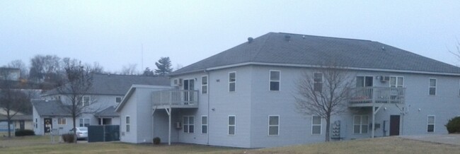 Songbird Apartments - Songbird Apartments