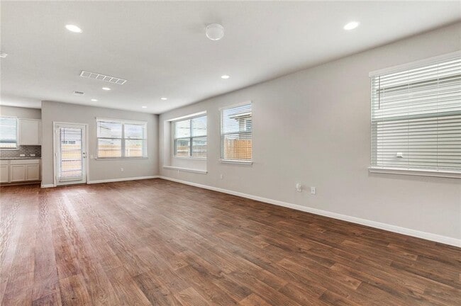 Photo - 14505 Frankel Loop