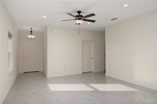 Photo - 11 N Plumbago Ave