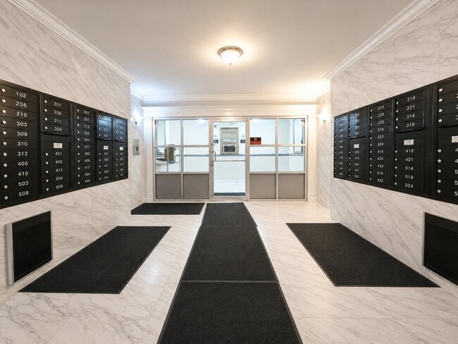 Photo - 5920 N Kenmore Ave Unit 202