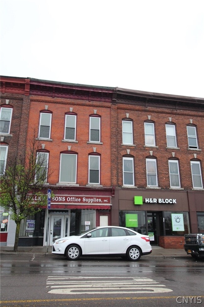 Building Photo - 272 State St