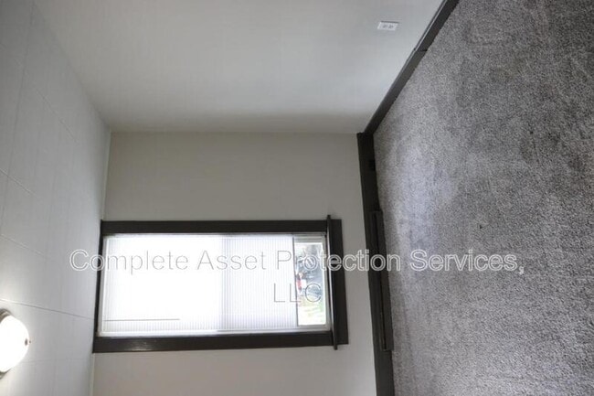 Photo - 307 1/2 Jefferson Ave