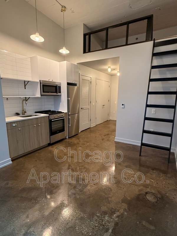 Building Photo - 700 N La Salle Dr Unit 706