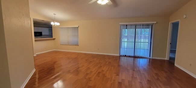 Photo - 3/2: Enjoy this nice spacious home in Sunrise.