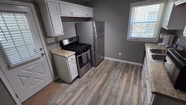 Photo - 7318-7320 Wakefield Ave Unit 7320