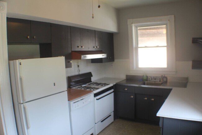 Building Photo - 803 Ohio River Blvd Unit Apt 2