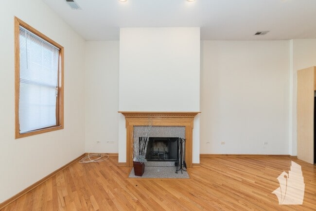 Photo - 2535 N Southport Ave Unit 4S