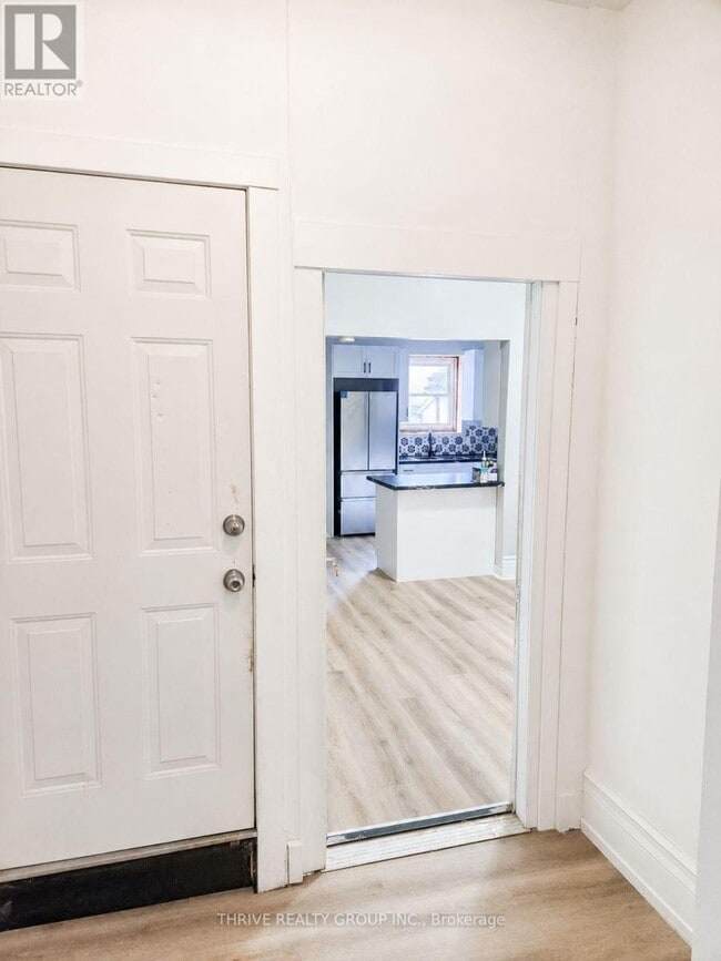 Photo - 261 Clarence St