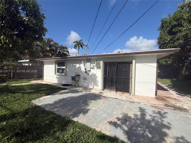 Photo - 2650 SW 13th Ave