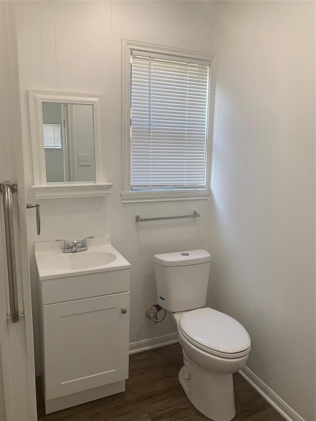 Building Photo - 402 17th St N Rental
