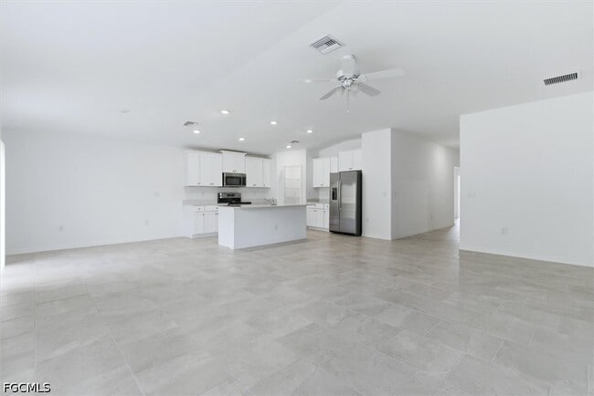 Building Photo - 3911 Treasure Oak Wy