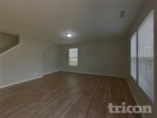 Photo - 907 Swearngan Ridge Ct