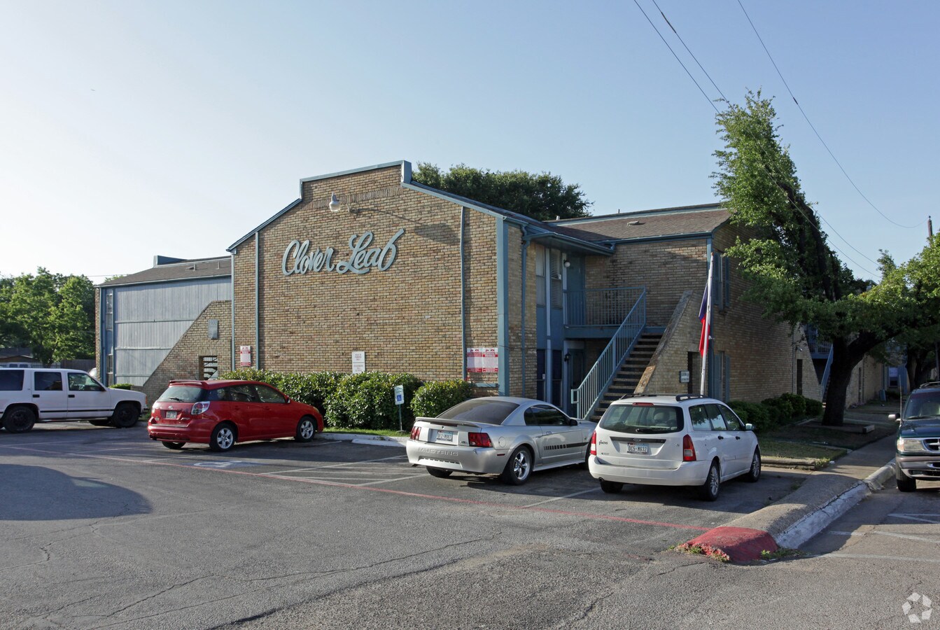 Photo - Cloverleaf Apartments