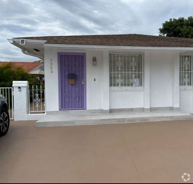 Building Photo - 3353 SW 26th St Rental