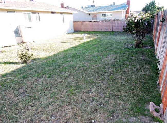 Photo - 7451 Colombia Dr