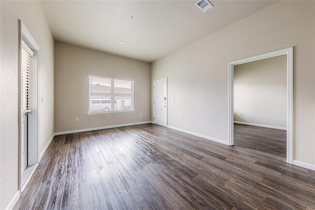 Photo - 501 Horseshoe Dr