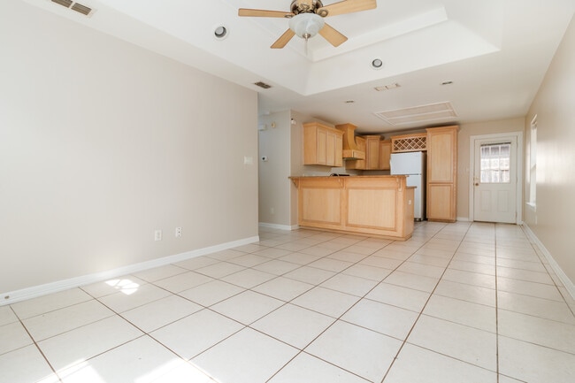 Photo - 1908 Bahamas Dr Unit 2